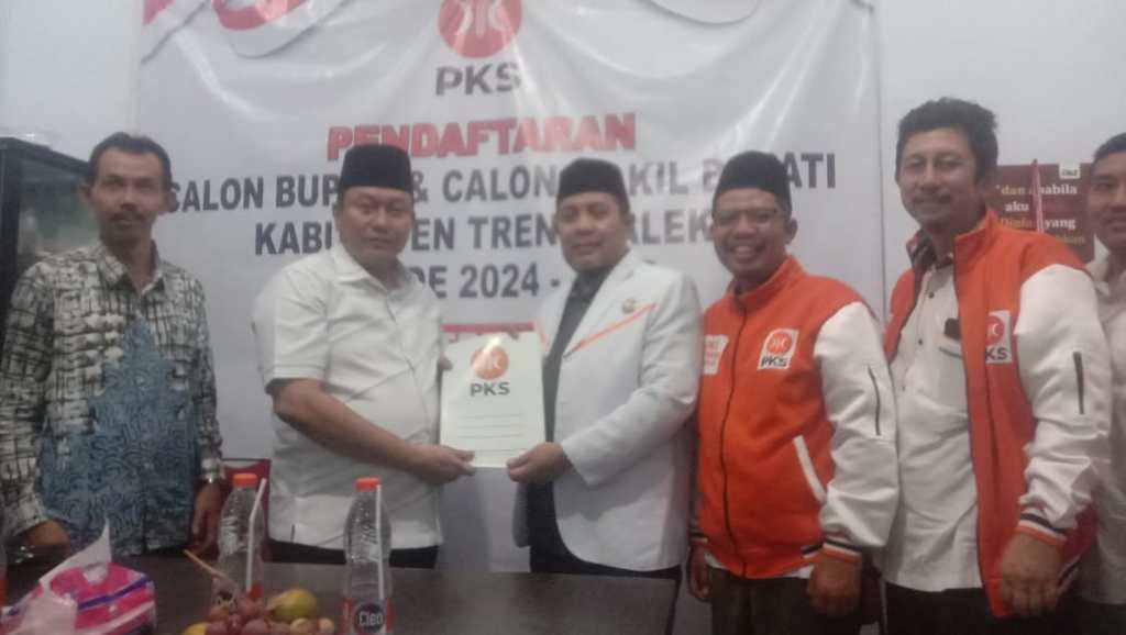 Elit Demokrat Trenggalek Mugianto Kembalikan Formulir Pendaftaran ke&nbsp;PKS