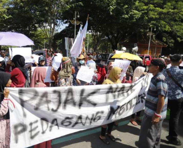 Pedagang Pasar di Trenggalek Gelar Aksi Demo, Begini Penjelasan&nbsp;Wabup