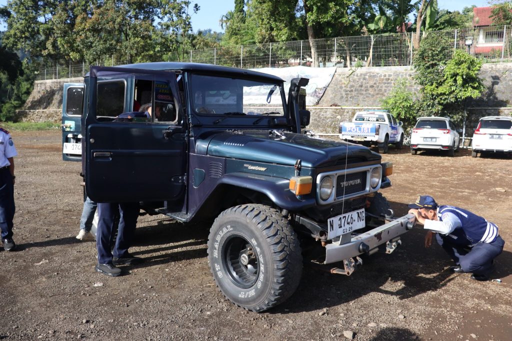 Dishub Probolinggo Gelar Ramp Check Pemeriksaan Kendaraan dan Check Kesehatan Jasa Angkutan&nbsp;Bromo