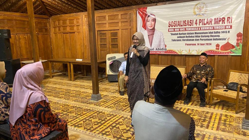 Senator Evi Zainal Abidin Maknai Ibadah Kurban sebagai Refleksi Nilai-Nilai Gotong Royong dan&nbsp;Toleransi